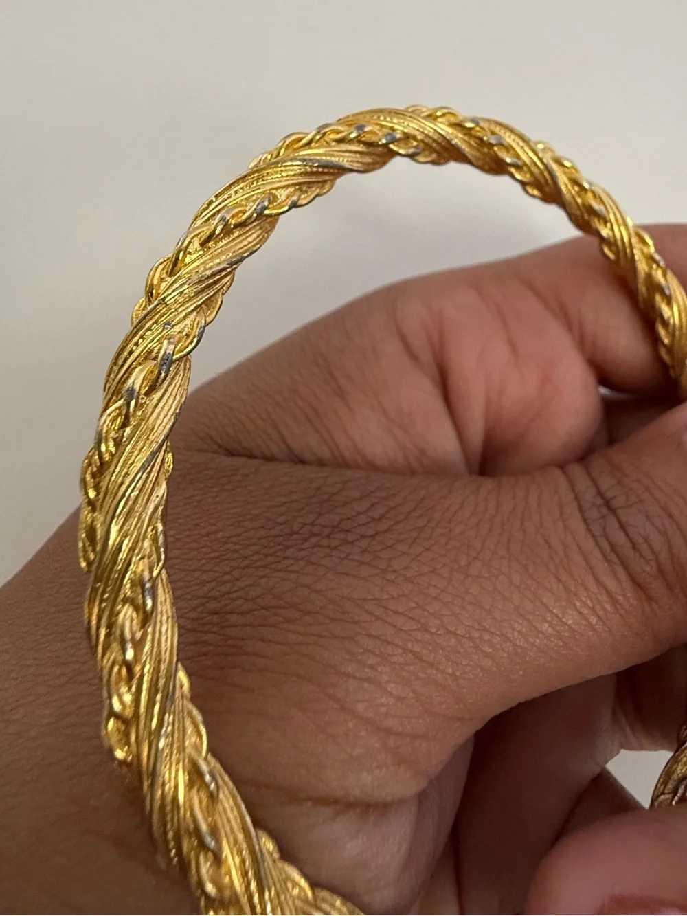 Women's Gold Toned Twisted Bangle Bracelet